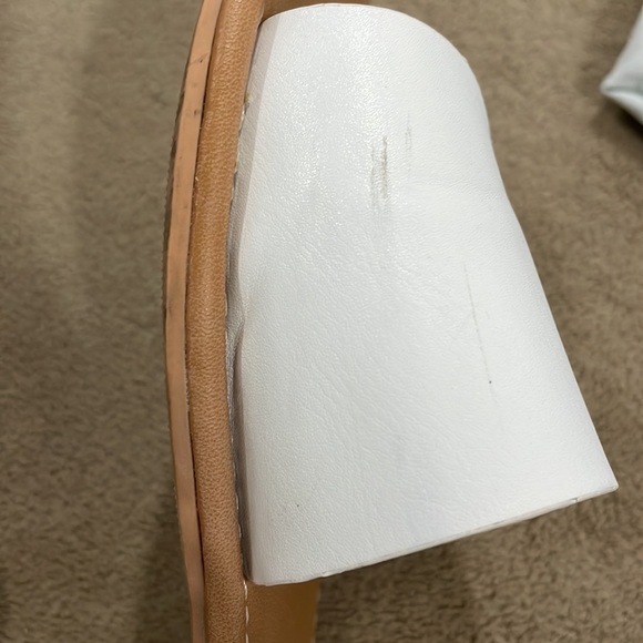 Ardene white/nude sandals - size 10 - Picture 2 of 3